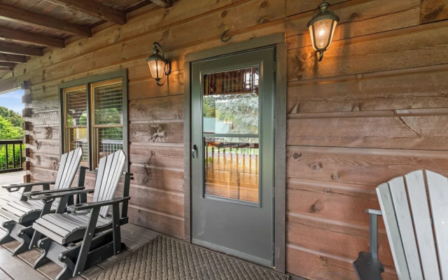 Cabin w/ Hot Tub, Theater & Games!