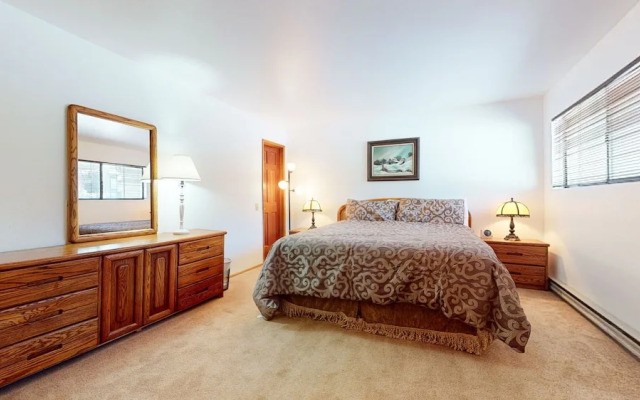 Rainbow S 4 3 Bedroom Condo by RedAwning