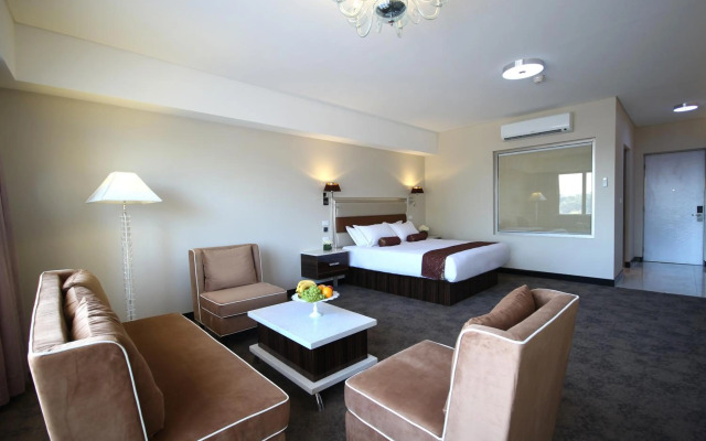 Swan River Hotel