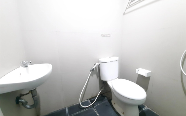 Londres Bed and Breakfast RedPartner near Gembira Loka Zoo