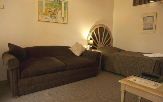 Dawson Motor Inn Motel