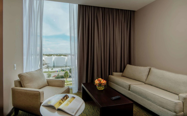 Hilton Garden Inn Puebla Angelópolis, Mexico