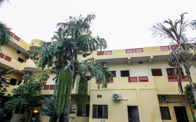 OYO Flagship 22531 C Scheme Ashok Nagar