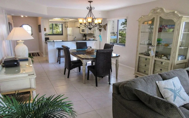 Carlos Pointe by RedAwning