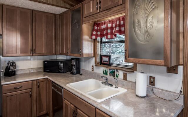 An Amazing View - Three Bedroom Cabin