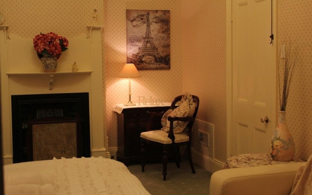 Strathburn Cottage Luxury Bed & Breakfast – Guest Rooms – Bowral