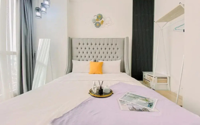 Homey and Warm 1BR at Ciputra World 2 Apartment