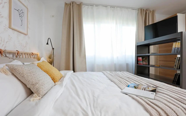 New & cozy studio in Ghencea + Netflix