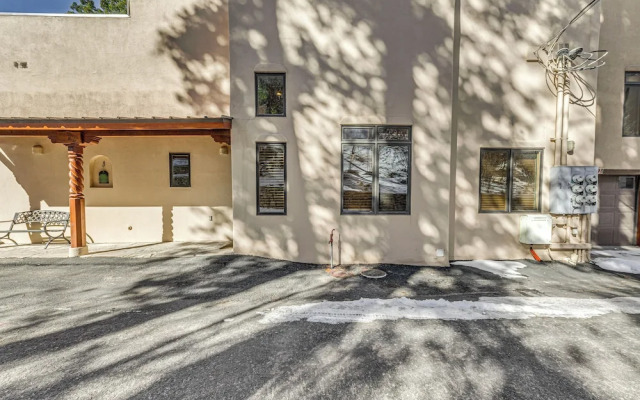 Near Hiking Trails: Spacious Cloudcroft Retreat!