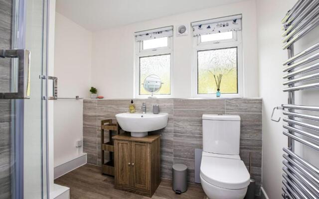 328 Norton Park, Dartmouth