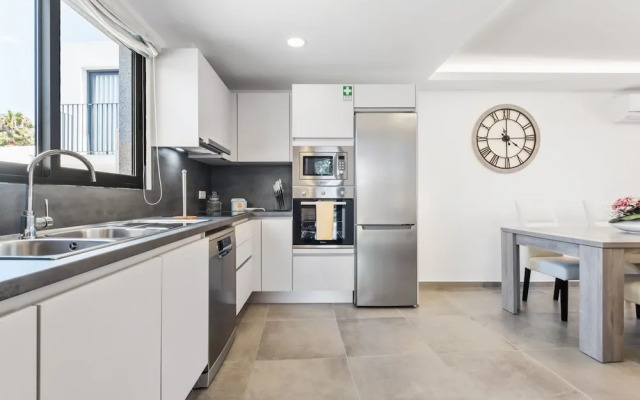 Villa Cam lia by Homie