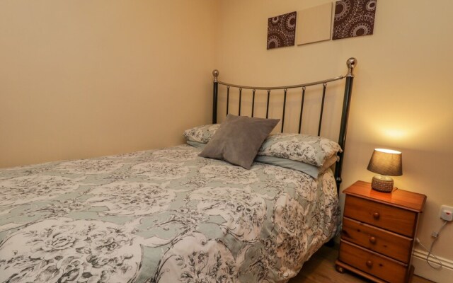 Apartment 6