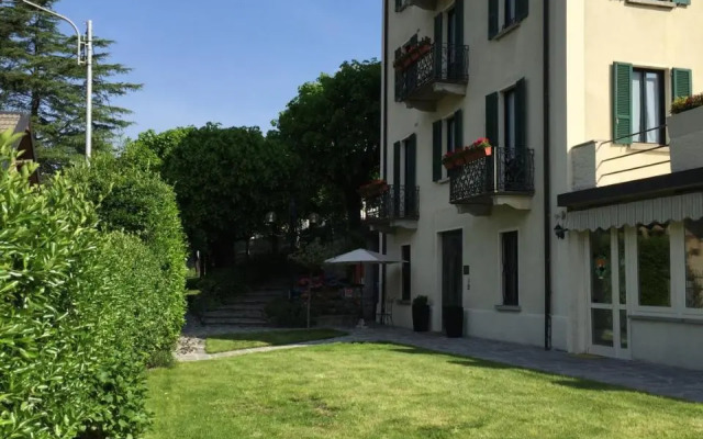 Shangrilla Hotel & Restaurant