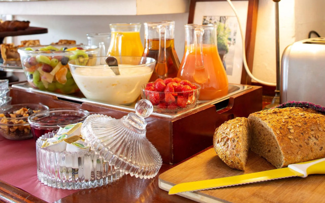 Amsterdam House Hotel