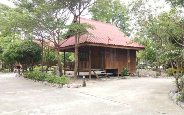 Vassanadee Resort and Camp