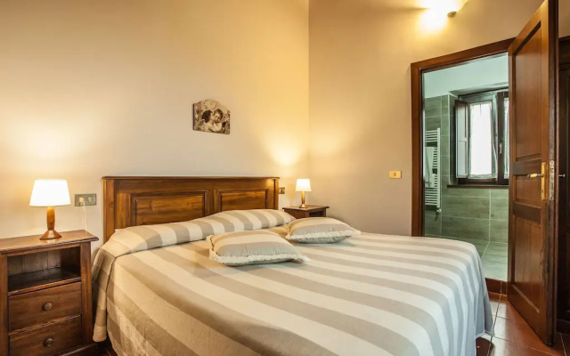 Alluring apartment in Passaggio di Bettona with pool