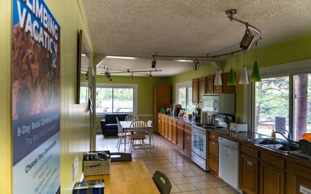Estes Park Adventure Hostel