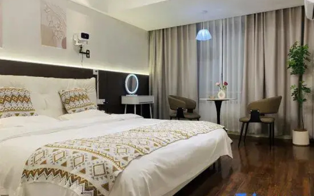 Fuxi Themed Hotel