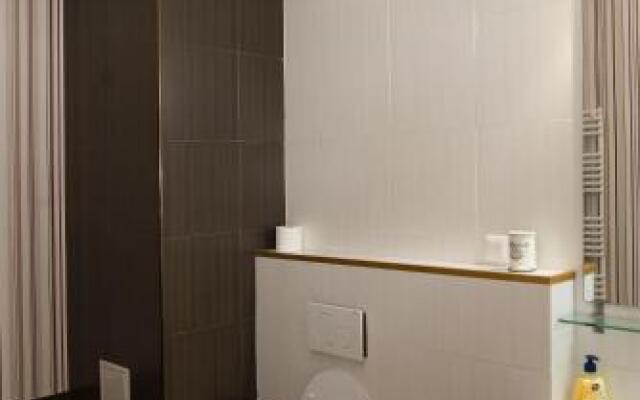 Green Lake Apartment 5