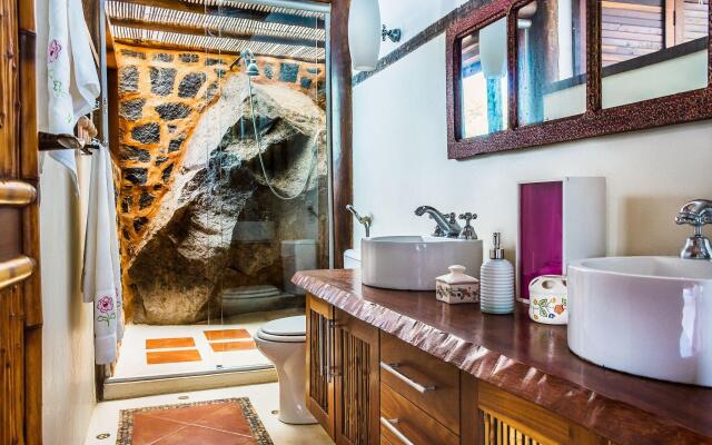 Casa de luxo com piscina e natureza em Ilhabela