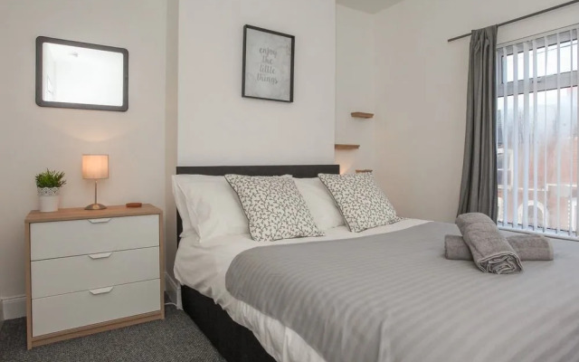 Belfast Budget Donegall Avenue 141