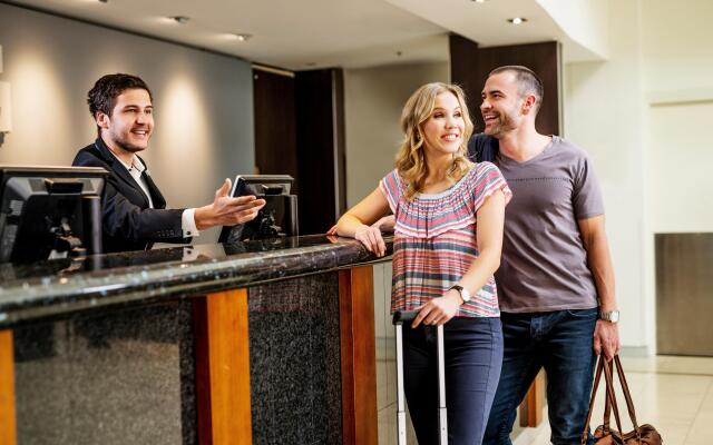 Holiday Inn Sydney Potts Point by IHG