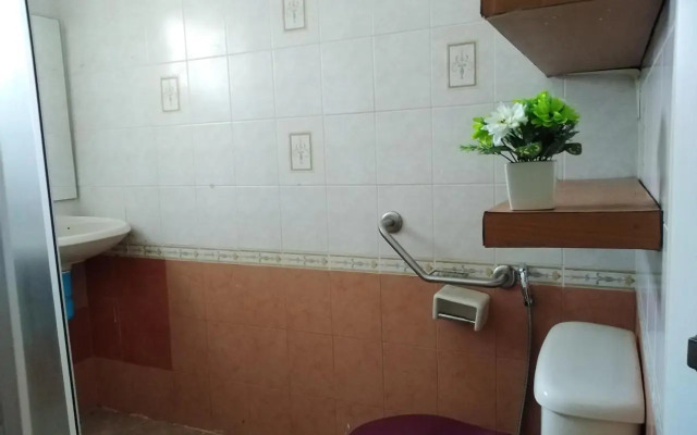 2BR Maryam villa near Tesco & beach.
