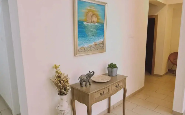 83 Lim1 - Stay Mermaid s Cove