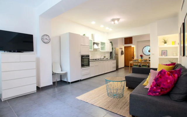Spacious 3BR in Ben yehuda by Holiday-rentals