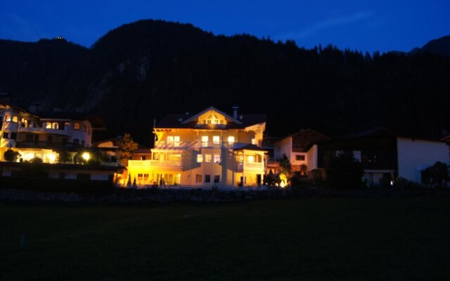 Ferienwohnung u. Appartement Mayrhofen Villa Romantica Mayrhofen