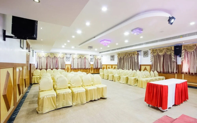 Hotel Raj by OYO