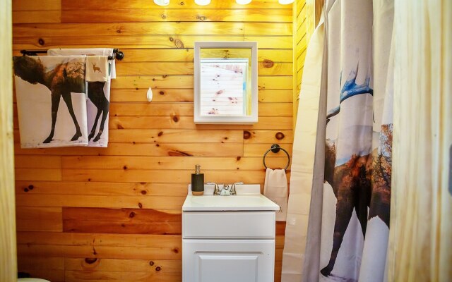 Bigfoot Lodge Room Three