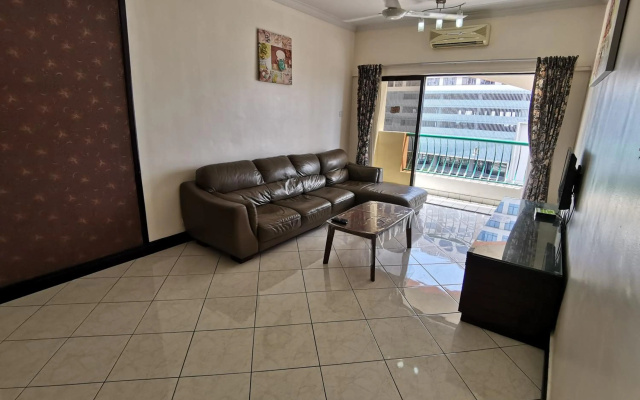 KK 5 Bedrooms Penthouse 3 Bedrooms Apartment Marina Court Resort Condominium – Lobby – Kota Kinabalu