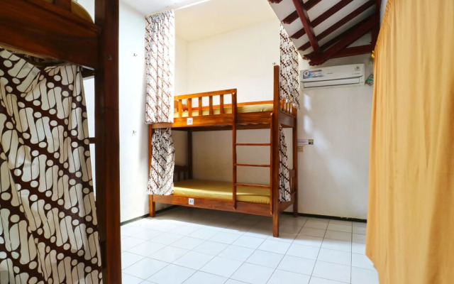 Rumah Larasati - Hostel