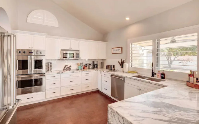 Sunny Scottsdale Home: Heated Pool & Patio