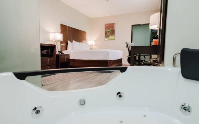 Comfort Inn & Suites Tobago
