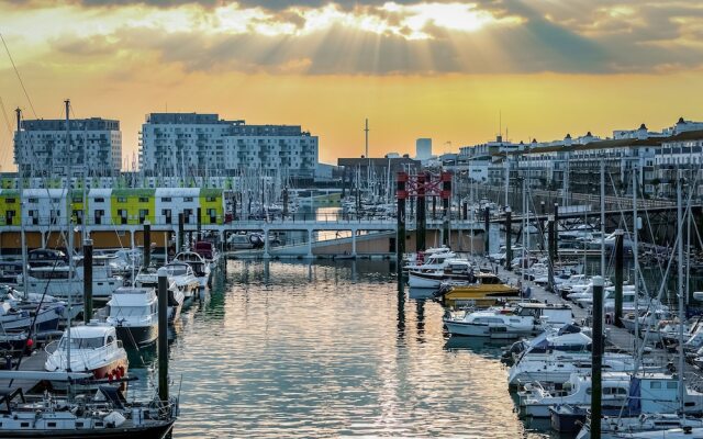 Rethink Living - Luxury Brighton Marina