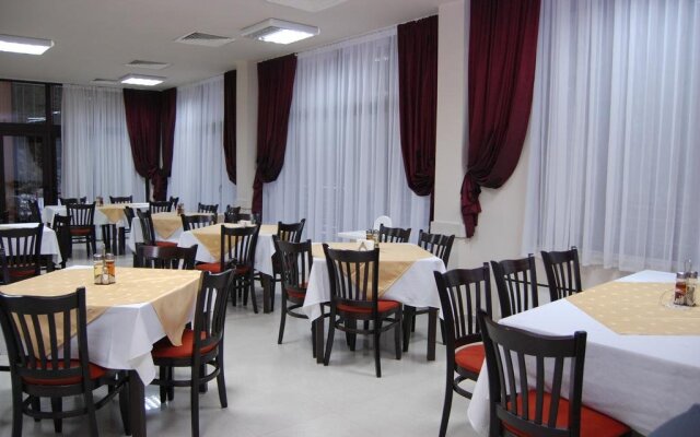 Hotel Ela - UTB P. Hilendarski