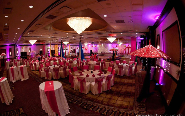 Holiday Inn Chicago North Shore by IHG