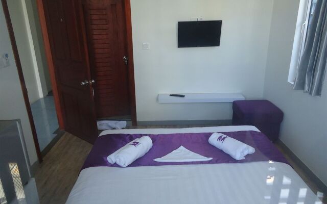 White Residence Hotel & Apartment