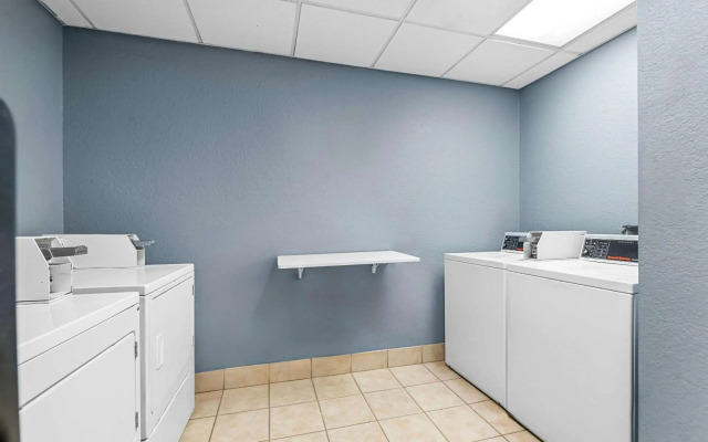 Townhouse Orlando West (ex.Red Roof Inn Orlando West - Ocoee)