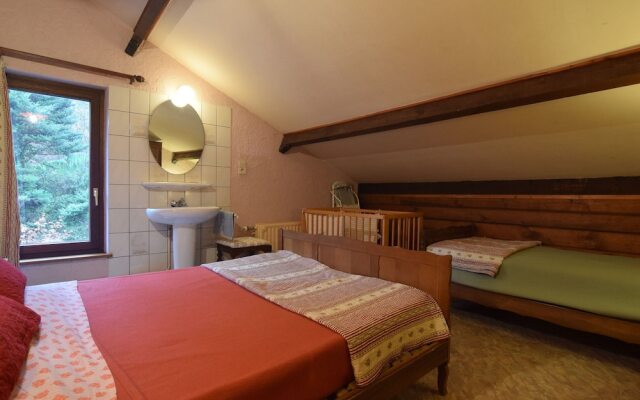 Cosy Holiday Home In Noirefontaine With Garden