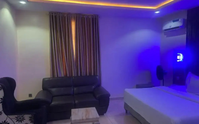 Correct Residence & Resort