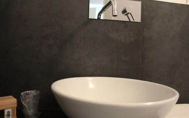 LAMIA Room Rentals