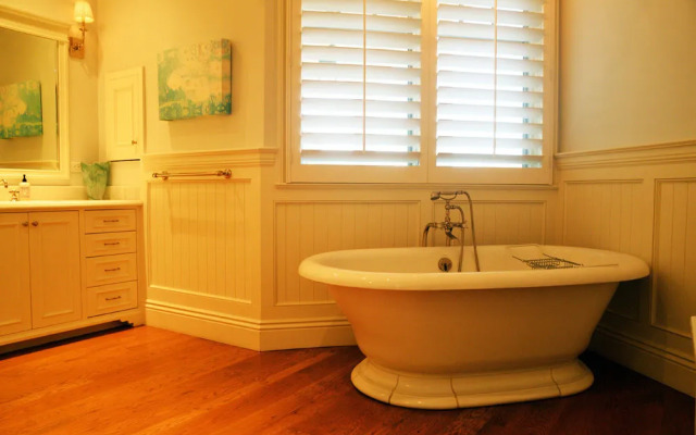 Luxurious French Style Oceanside Malibu House