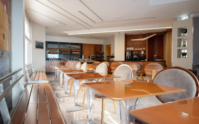 Kastro Hotel