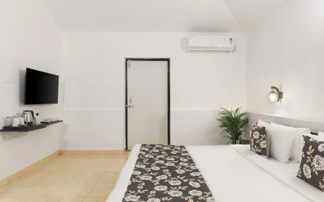 8fold by LaRiSa Siolim