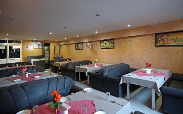 OYO 10413 Hotel Royal Plaza