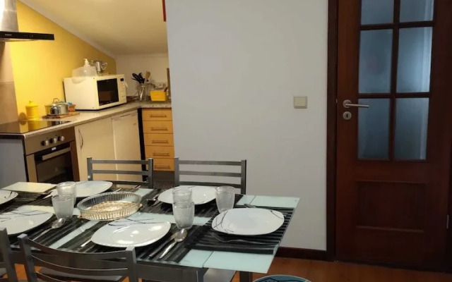Charming 3-bed Apartment With sea & Mountain View