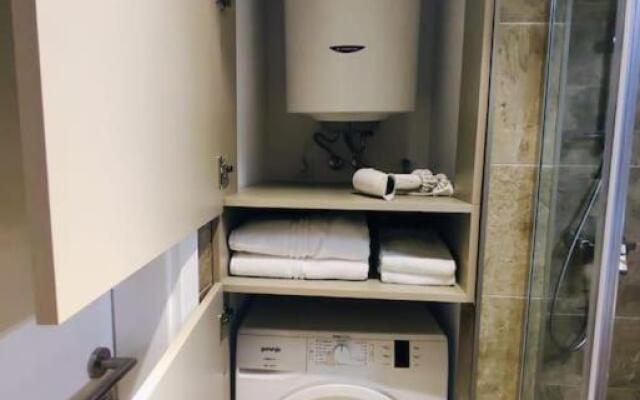 Leo Group BEST STUDIO 2326 Alliance Palace